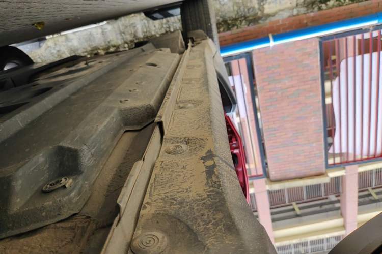 Used Toyota C-HR 2018 2.0L Luxury Sunroof Version China VI Standard Right Side Sill