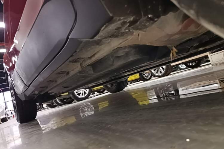 Used Toyota C-HR 2018 2.0L Leading with Sunroof China VI Standard Right Side Sill