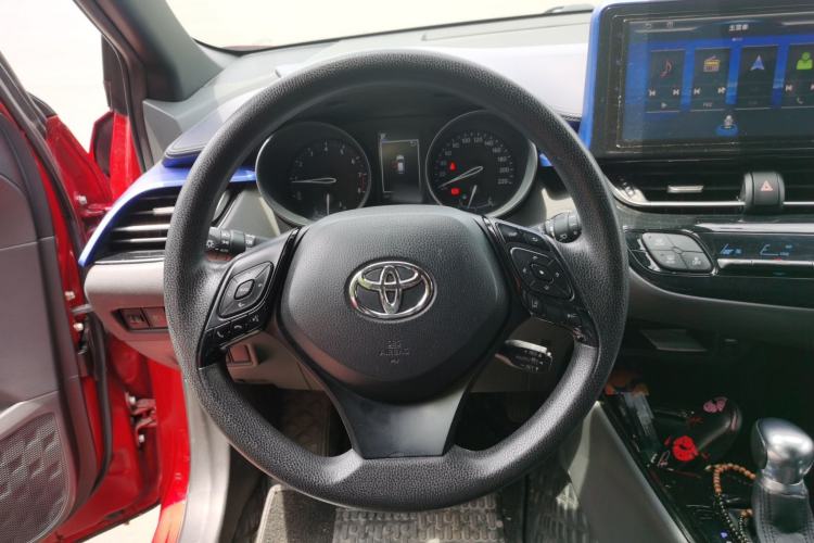 Used Toyota C-HR 2018 2.0L Leading with Sunroof China VI Standard Steering Wheel