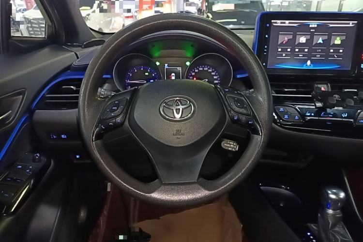 Used Toyota C-HR 2018 2.0L Leading with Sunroof China VI Standard Steering Wheel