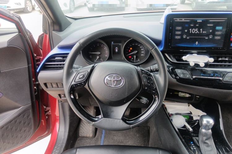 Used Toyota C-HR 2018 2.0L Luxury Sunroof Version China VI Standard Steering Wheel