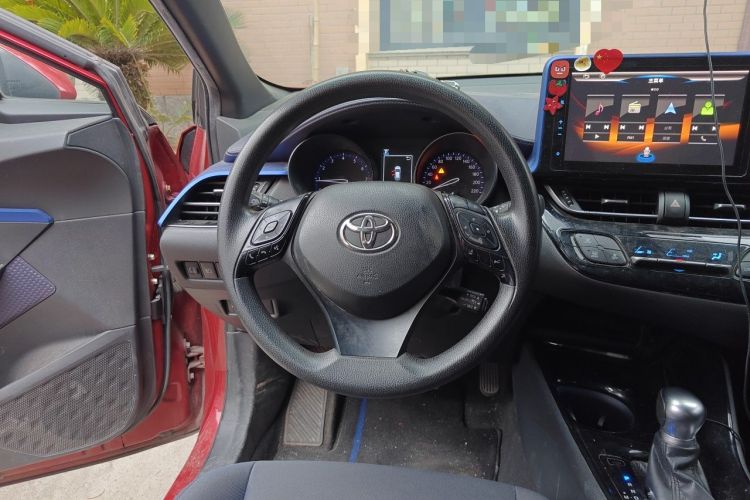 Used Toyota C-HR 2018 2.0L Leading with Sunroof China VI Standard Steering Wheel