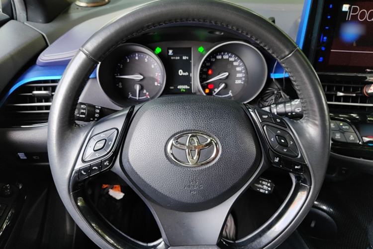 Used Toyota C-HR 2018 2.0L Luxury Sunroof Version China VI Standard Steering Wheel