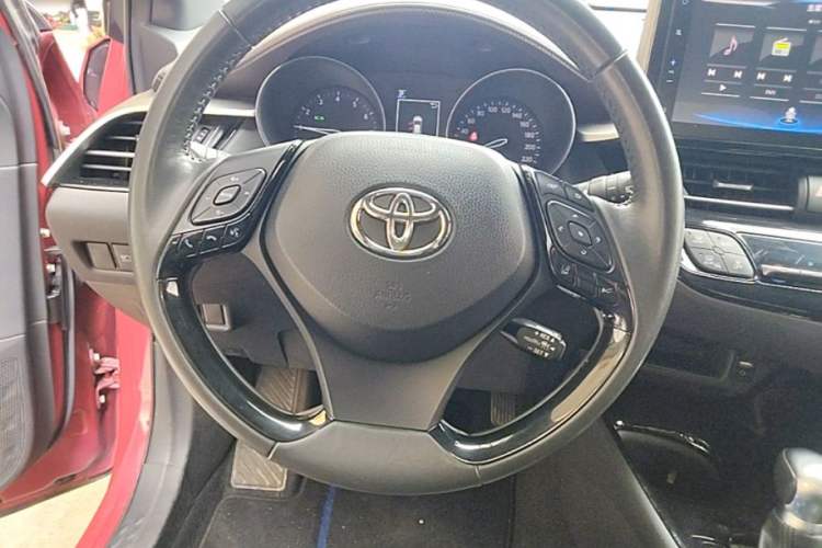 Used Toyota C-HR 2018 2.0L Flagship Version China V Standard Steering Wheel