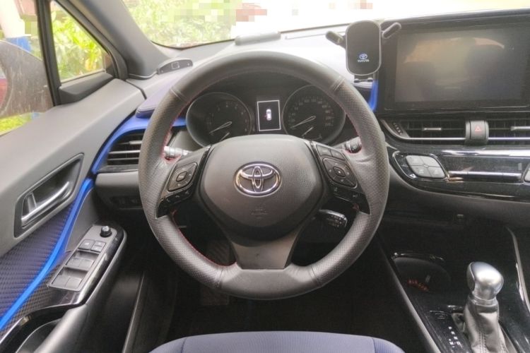 Used Toyota C-HR 2018 2.0L Leading with Sunroof China V Standard Steering Wheel
