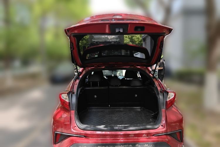 Used Toyota C-HR 2018 2.0L Leading Edition China VI Trunk