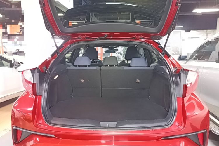 Used Toyota C-HR 2018 2.0L Leading with Sunroof China VI Standard Trunk