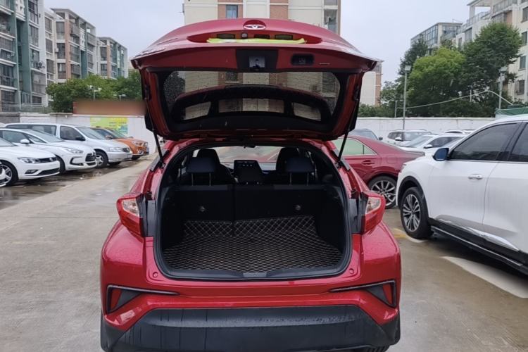 Used Toyota C-HR 2018 2.0L Leading Edition China V-standard Trunk
