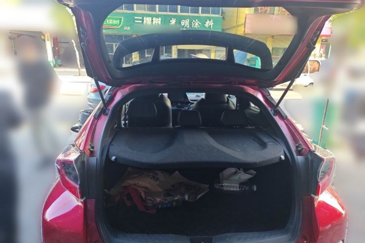 Used Toyota C-HR 2018 2.0L Flagship Edition China VI Standard Trunk