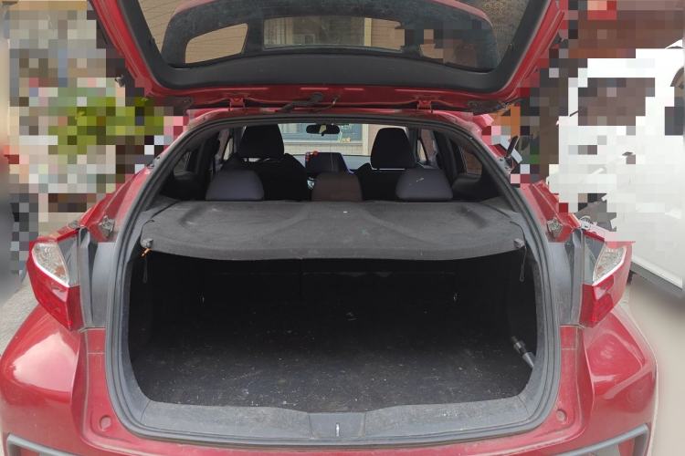 Used Toyota C-HR 2018 2.0L Leading with Sunroof China VI Standard Trunk