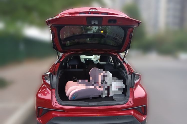 Used Toyota C-HR 2018 2.0L Luxury Edition China VI Standard Trunk