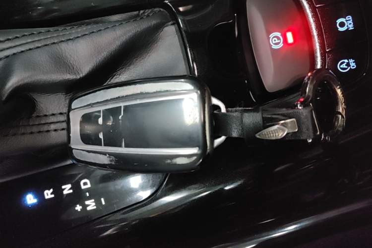 Used Toyota C-HR 2018 2.0L Leading with Sunroof China V Standard Vehicle Key