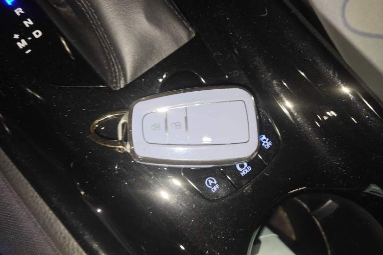 Used Toyota C-HR 2018 2.0L Leading Edition China VI Vehicle Key