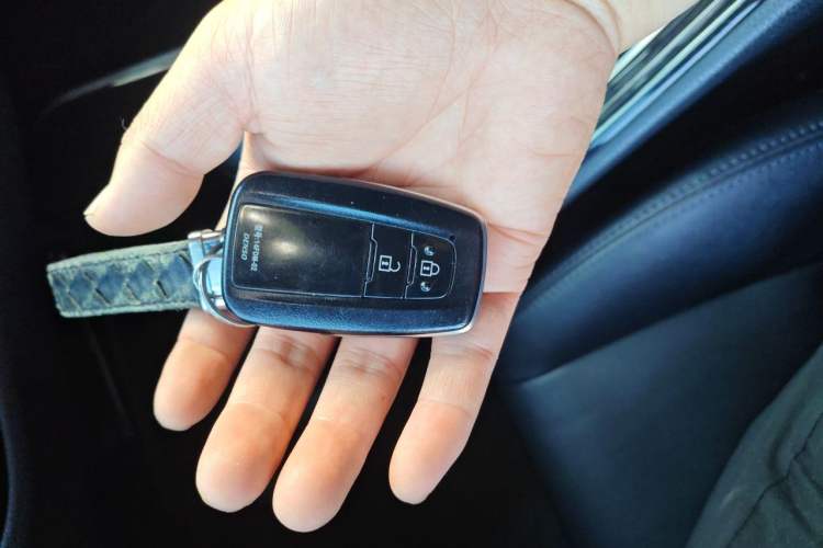 Used Toyota C-HR 2018 2.0L Flagship Edition China VI Standard Vehicle Key