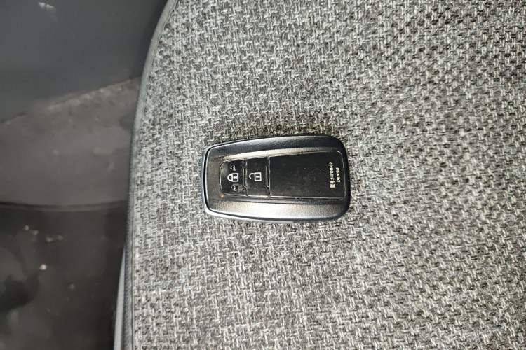 Used Toyota C-HR 2018 2.0L Leading Edition China VI Vehicle Key