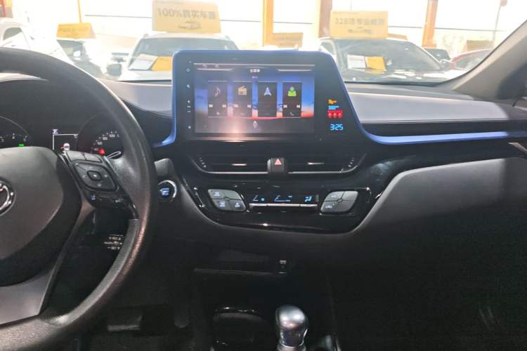 Used Toyota C-HR 2018 2.0L Leading with Sunroof China VI Standard Audio And AC Panel
