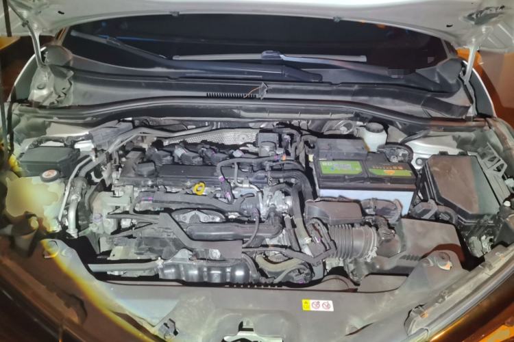 Used Toyota C-HR 2018 2.0L Leading with Sunroof China VI Standard Engine Bay