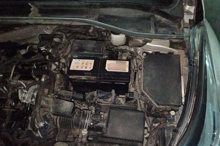 Used Toyota C-HR 2018 2.0L Leading with Sunroof China VI Standard Engine Bay Left