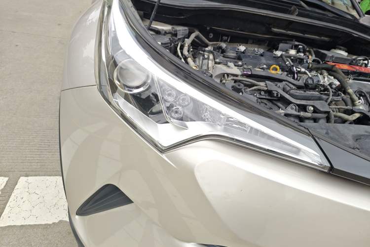 Used Toyota C-HR 2018 2.0L Leading with Sunroof China VI Standard Exterior 6