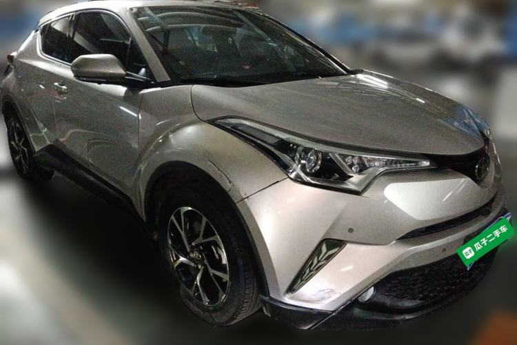 Used Toyota C-HR 2018 2.0L Leading with Sunroof China VI Standard Front Right 45 Deg