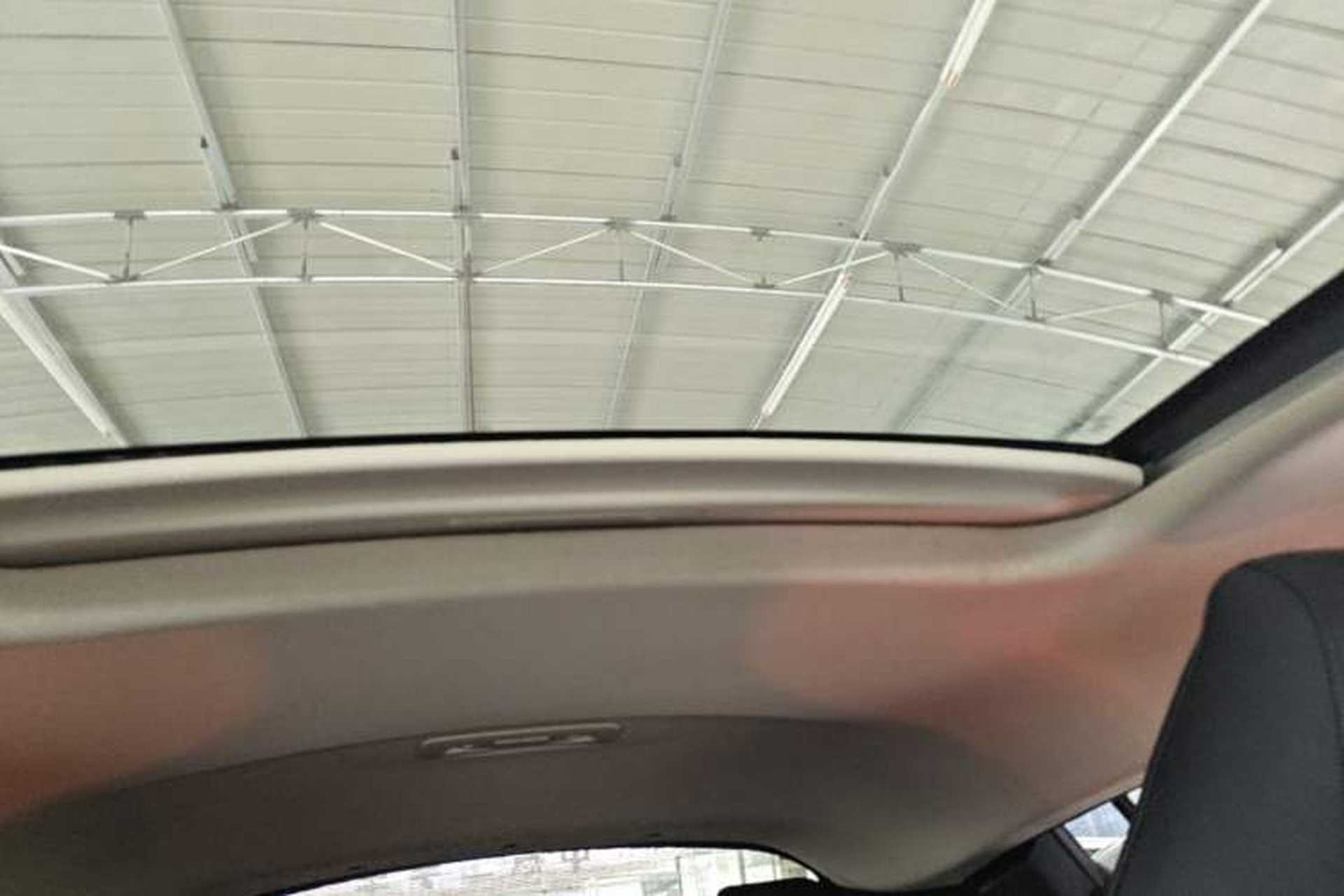 Used Toyota C-HR 2018 2.0L Flagship Sunroof Version China VI Standard Headliner