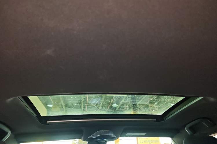 Used Toyota C-HR 2018 2.0L Leading with Sunroof China VI Standard Headliner