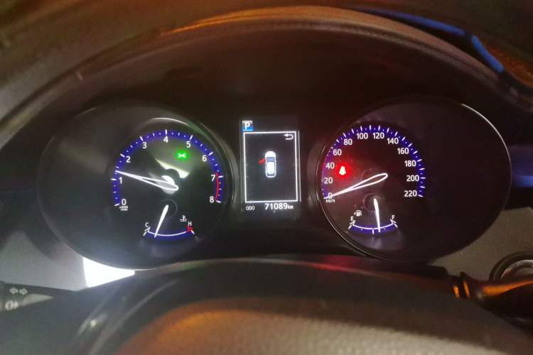Used Toyota C-HR 2018 2.0L Leading with Sunroof China VI Standard Instrument Cluster