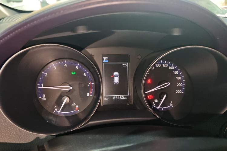 Used Toyota C-HR 2018 2.0L Leading with Sunroof China VI Standard Instrument Cluster