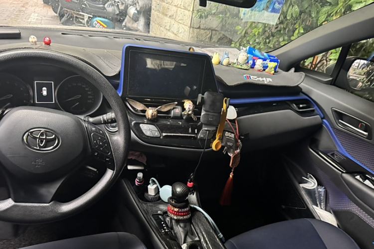 Used Toyota C-HR 2018 2.0L Leading Edition China VI Interior 1