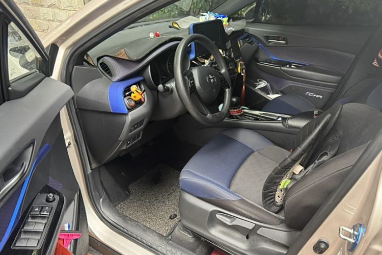 Used Toyota C-HR 2018 2.0L Leading Edition China VI Interior 2