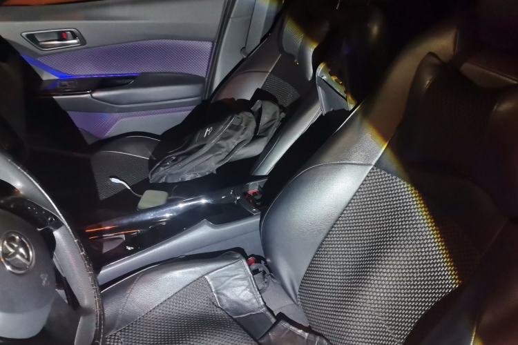 Used Toyota C-HR 2018 2.0L Leading with Sunroof China VI Standard Left Front Seat
