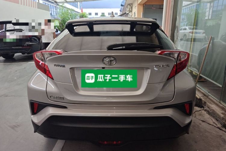 Used Toyota C-HR 2018 2.0L Leading with Sunroof China VI Standard Rear