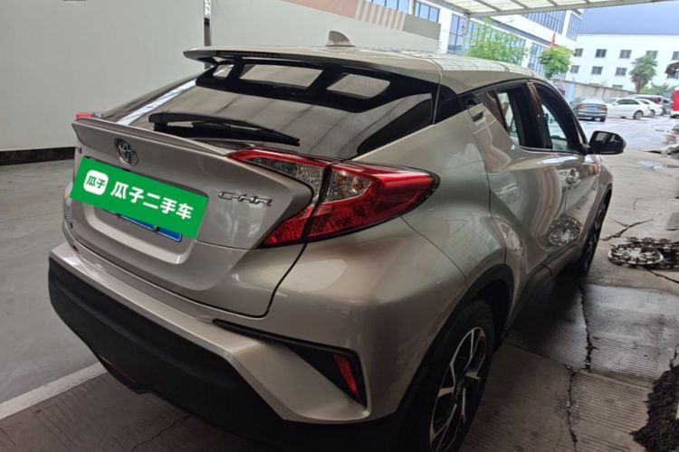 Used Toyota C-HR 2018 2.0L Leading with Sunroof China VI Standard Rear Right 45 Deg