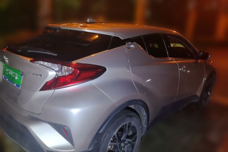 Used Toyota C-HR 2018 2.0L Leading with Sunroof China VI Standard Rear Right 45 Deg