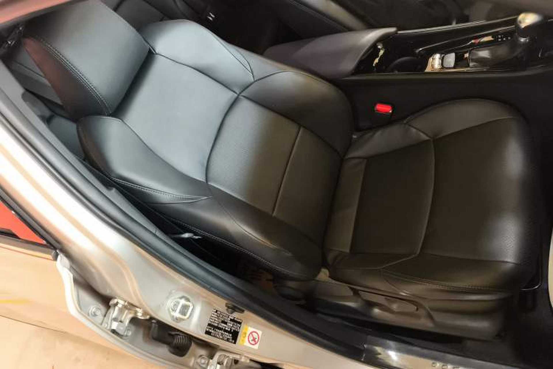 Used Toyota C-HR 2018 2.0L Leading with Sunroof China VI Standard Right Front Seat