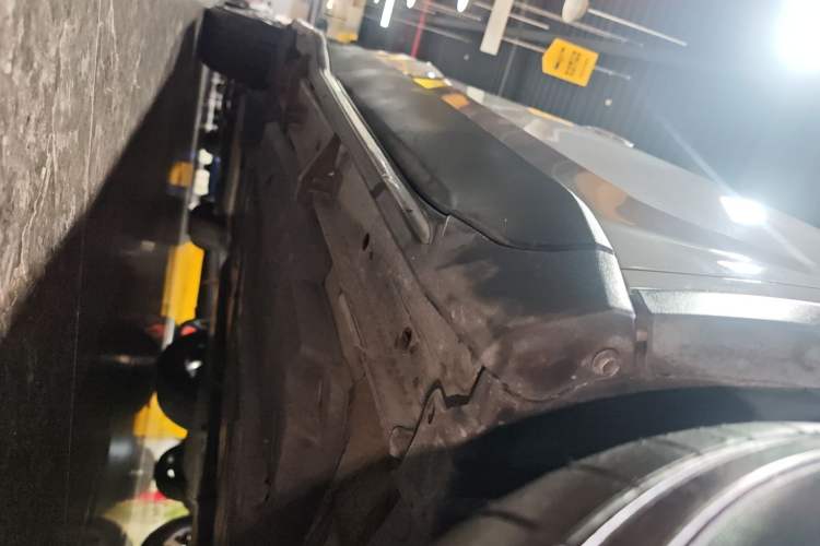 Used Toyota C-HR 2018 2.0L Leading with Sunroof China VI Standard Right Side Sill