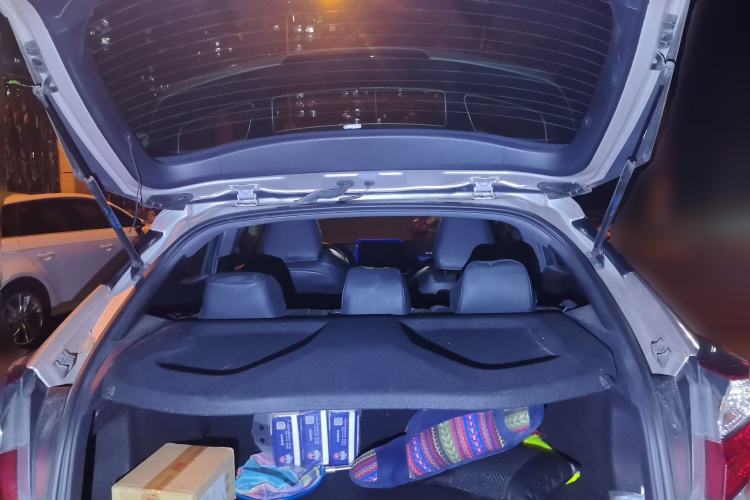 Used Toyota C-HR 2018 2.0L Leading with Sunroof China VI Standard Trunk