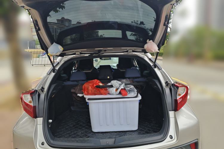 Used Toyota C-HR 2018 2.0L Leading with Sunroof China VI Standard Trunk