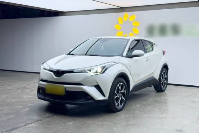 Used Toyota C-HR 2018 2.0L Leading with Sunroof China VI Standard