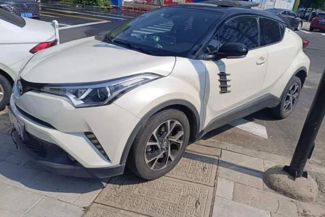 Used Toyota C-HR 2018 2.0L Leading with Sunroof China V Standard