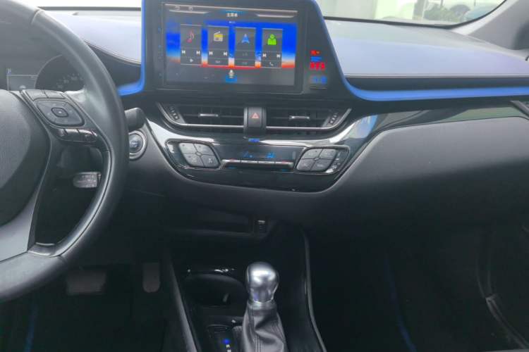 Used Toyota C-HR 2018 2.0L CoolRun Luxury Edition China V Standard Audio And AC Panel