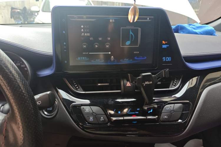 Used Toyota C-HR 2018 2.0L Leading with Sunroof China VI Standard Audio And AC Panel