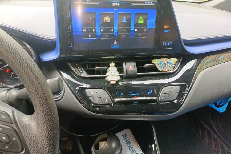 Used Toyota C-HR 2018 2.0L Leading with Sunroof China V Standard Audio And AC Panel