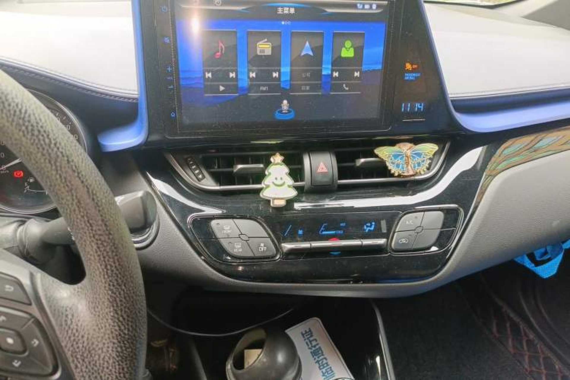 Used Toyota C-HR 2018 2.0L Leading with Sunroof China V Standard Audio And AC Panel