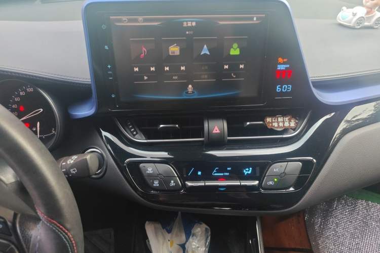 Used Toyota C-HR 2018 2.0L Leading with Sunroof China VI Standard Audio And AC Panel