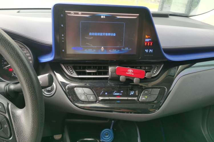 Used Toyota C-HR 2018 2.0L Leading with Sunroof China VI Standard Audio And AC Panel