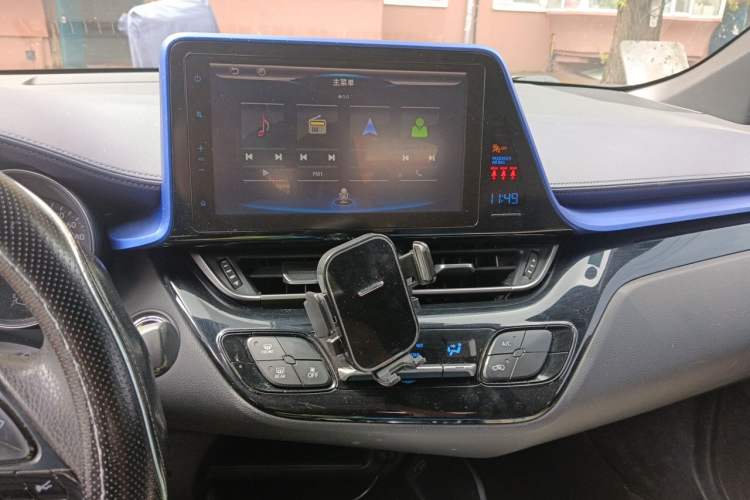 Used Toyota C-HR 2018 2.0L Leading with Sunroof China VI Standard Audio And AC Panel