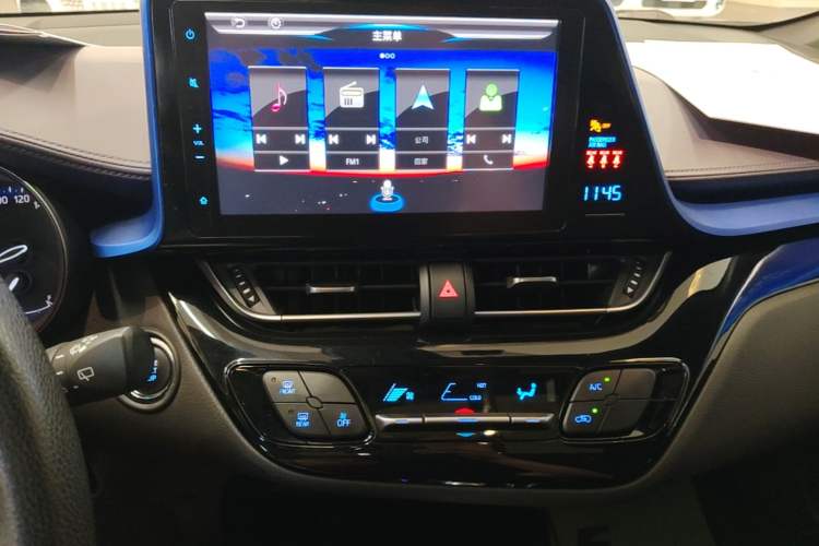 Used Toyota C-HR 2018 2.0L Leading with Sunroof China VI Standard Audio And AC Panel