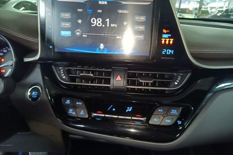 Used Toyota C-HR 2018 2.0L Flagship Version China V Standard Audio And AC Panel