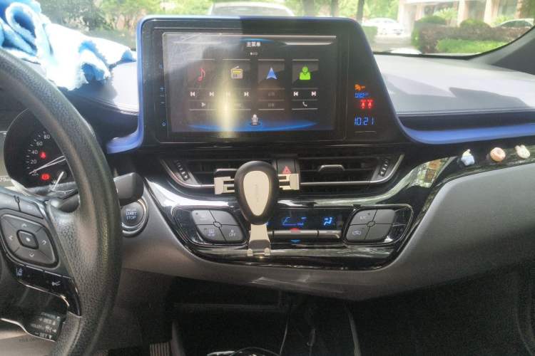 Used Toyota C-HR 2018 2.0L Leading with Sunroof China V Standard Audio And AC Panel